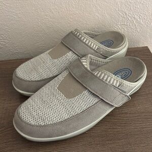 Women’s Orthofeet Louise Mule, Size 9.5 Wide